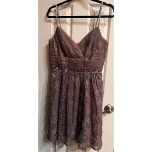 💜 DeCode 1.8 Smoky Lavender Lace Lined in Pink Cocktail Dress Beaded Size 8 EUC